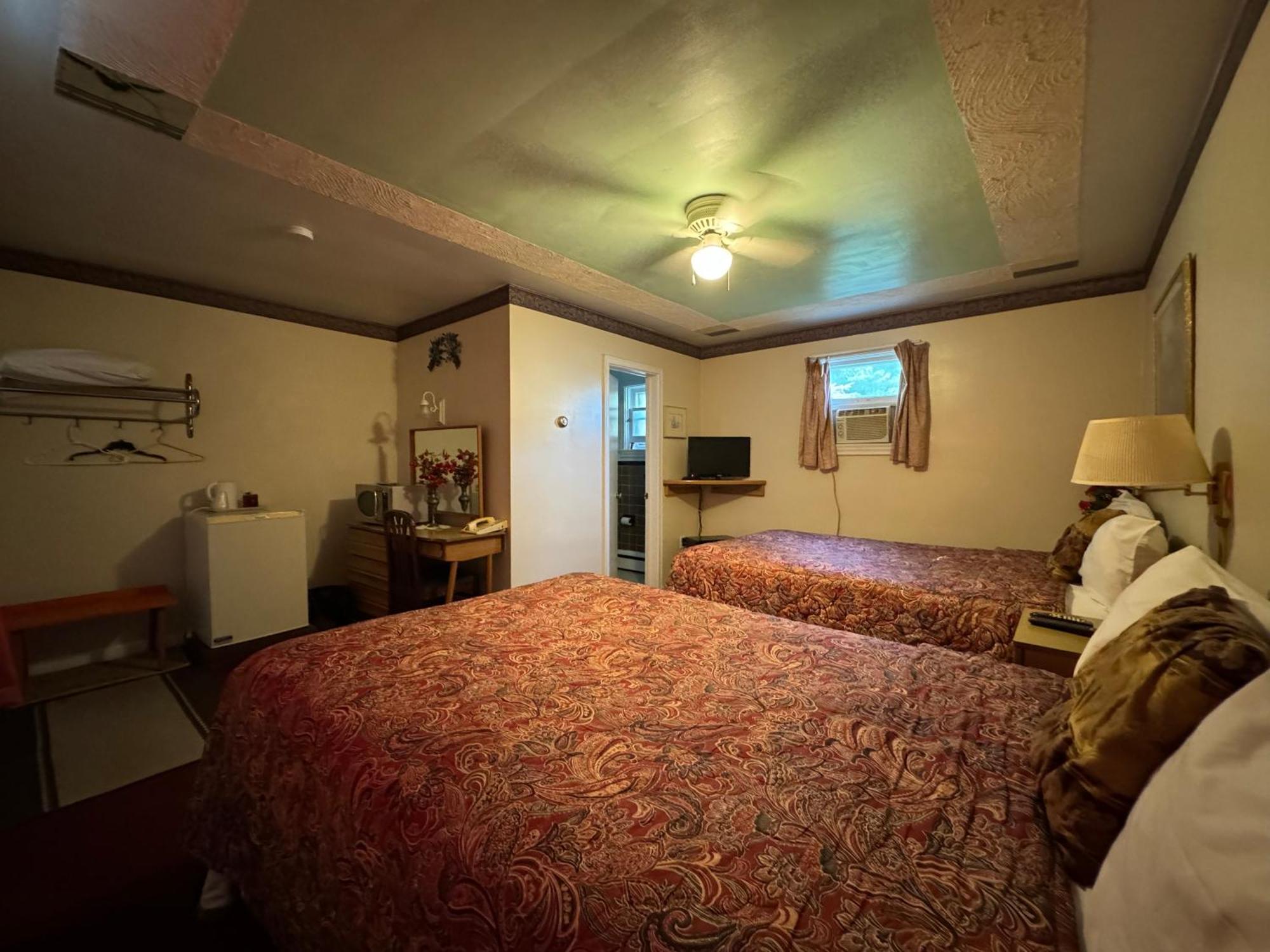 Holiday Motel Orillia Dış mekan fotoğraf