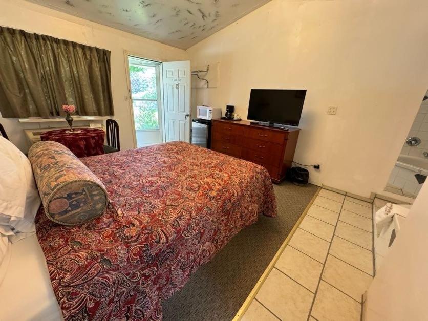 Holiday Motel Orillia Dış mekan fotoğraf